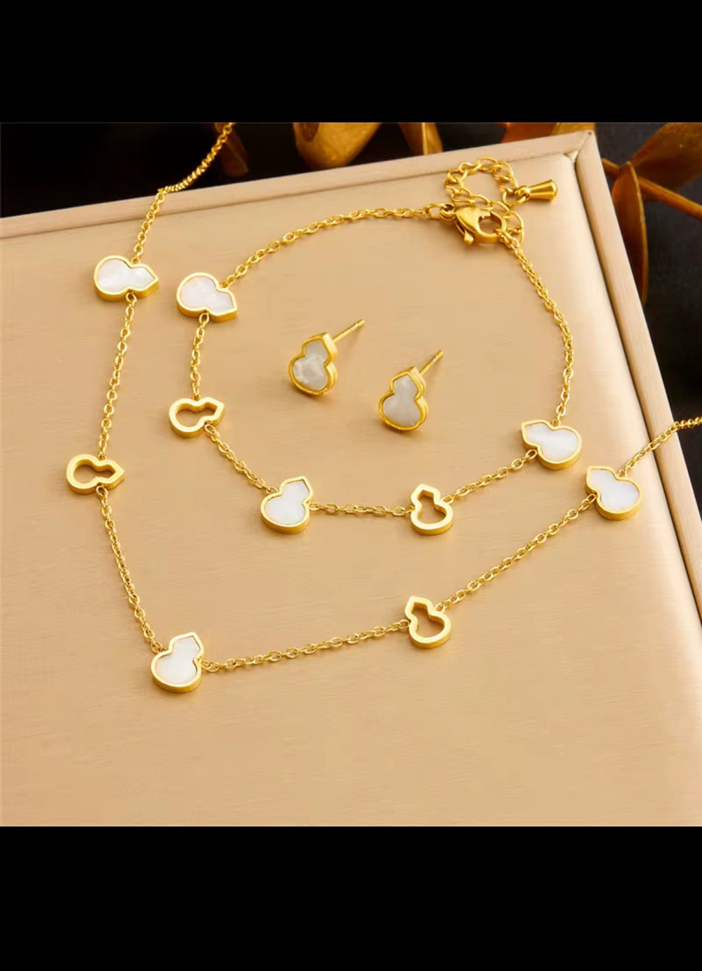 “Elegant Jewelry Collection ✨” - Laura golden jewelry
