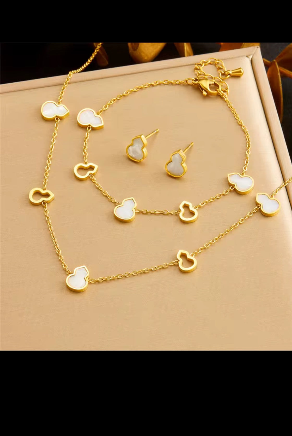 “Elegant Jewelry Collection ✨” - Laura golden jewelry
