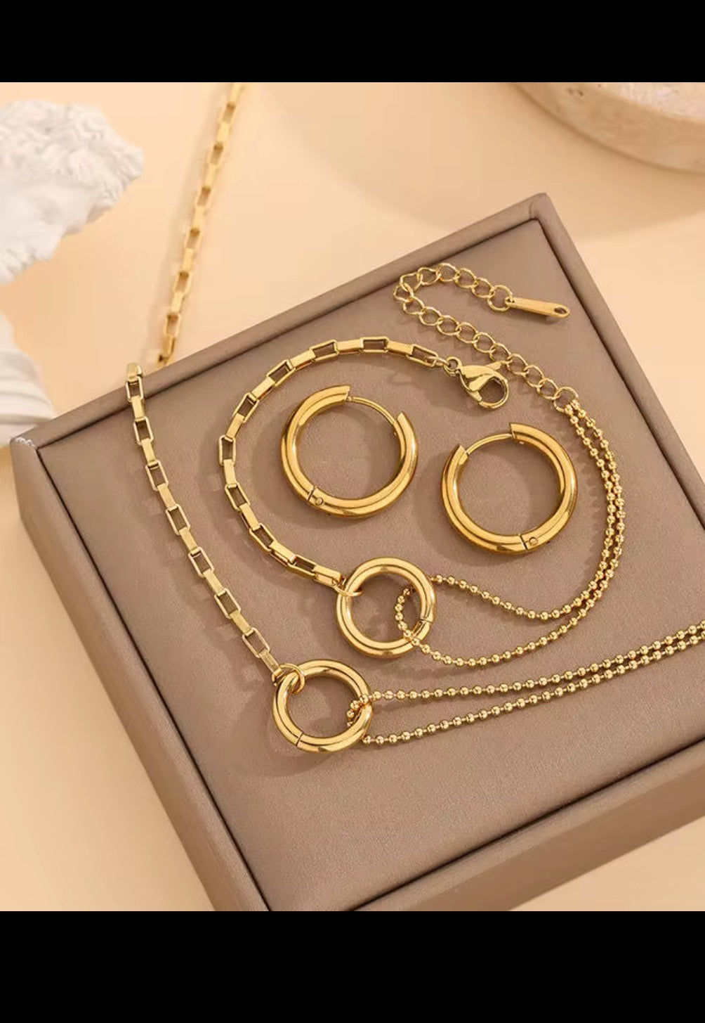 “Elegant Jewelry Collection ✨” - Laura golden jewelry